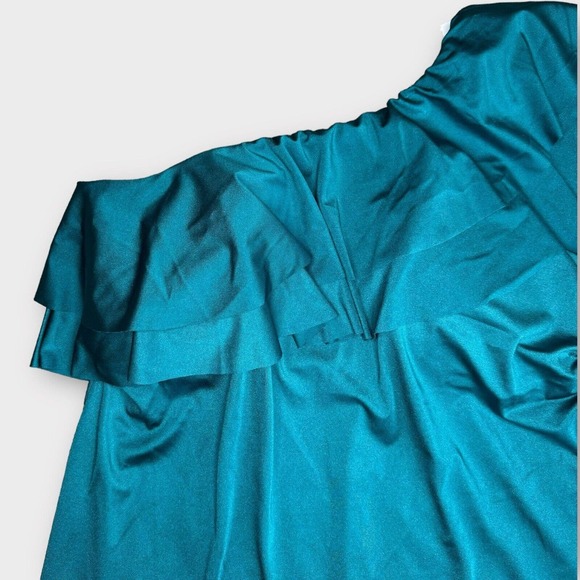 Cacique Swim Lightly Lined No-Wire Relaxed One-Shoulder Ruffle Tankini Top 16 - Picture 3 of 12